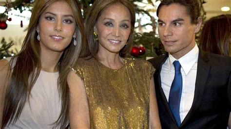 aga ruiz de la prada|isabel preysler hijos.